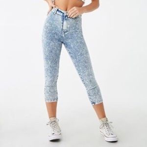 High Rise Acid Wash Stretchy Jeans size L, crop
